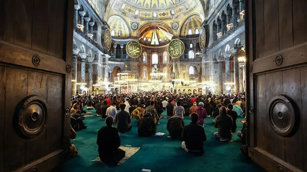 Kurban Bayramı namazı sabah saat kaçta? İşte İl il Kurban Bayramı namazı saatleri 2025! 1