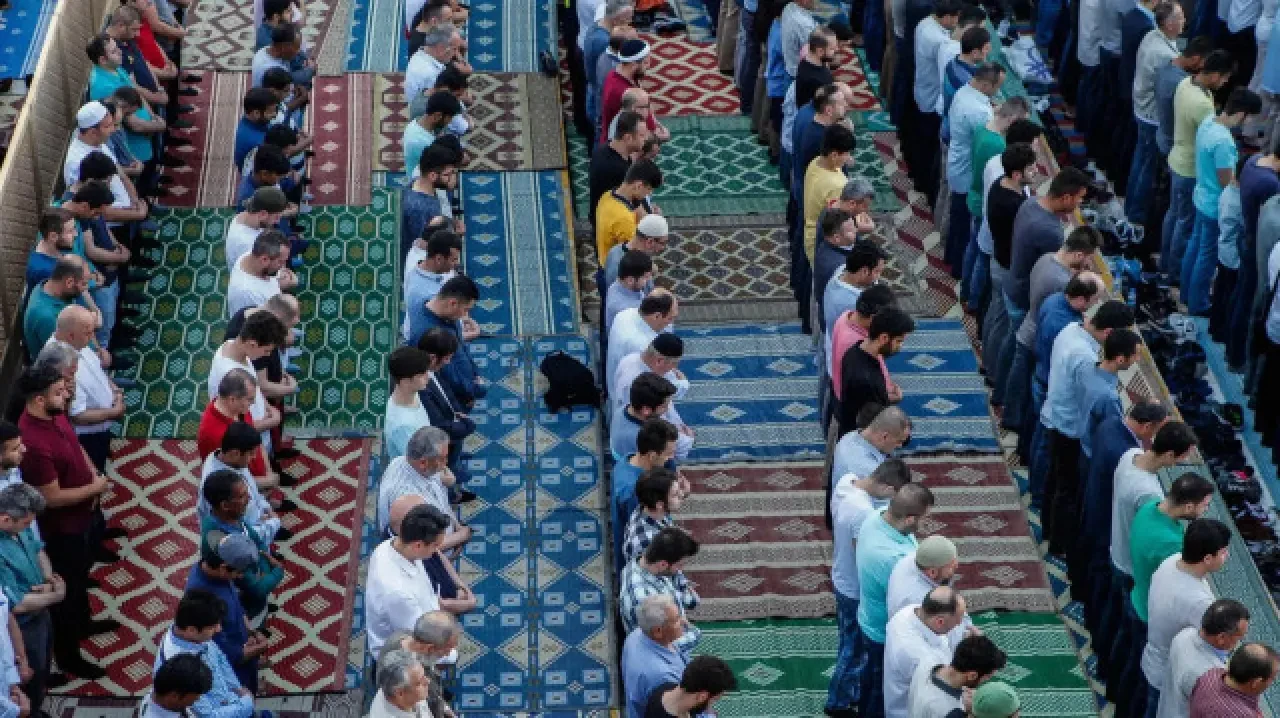 Kurban Bayramı namazı sabah saat kaçta? İşte İl il Kurban Bayramı namazı saatleri 2025! 12
