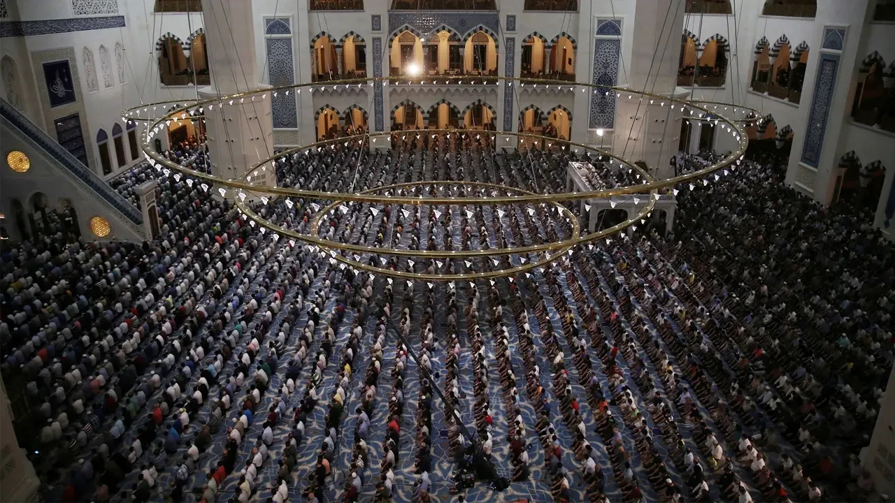 Kurban Bayramı namazı sabah saat kaçta? İşte İl il Kurban Bayramı namazı saatleri 2025! 7