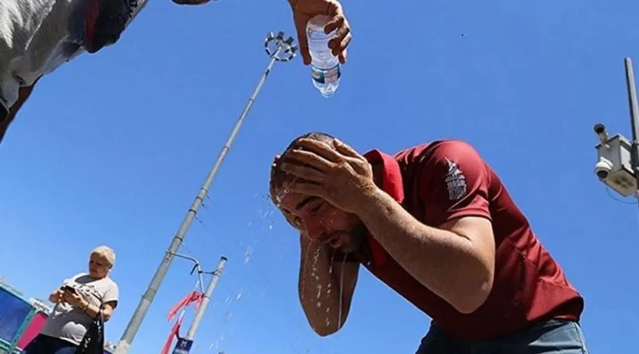 "Dışarı çıkmayın" uyarısı yapıldı! Bir hafta sıcak ve nem bunaltacak 4