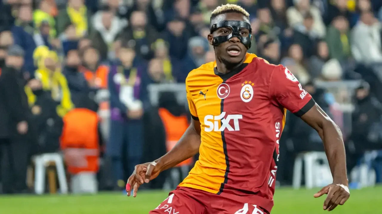 Taraftarlar heyecanla bekliyor! Osimhen'in İstanbul'a iniş tarihi belli oldu 12