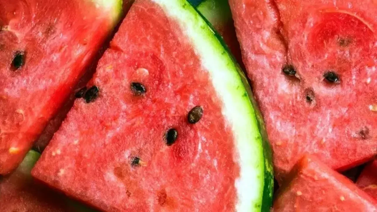 Uzman isim karpuzdaki büyük tehlikeyi açıkladı: Bunu yapmadan sakın yemeyin 14