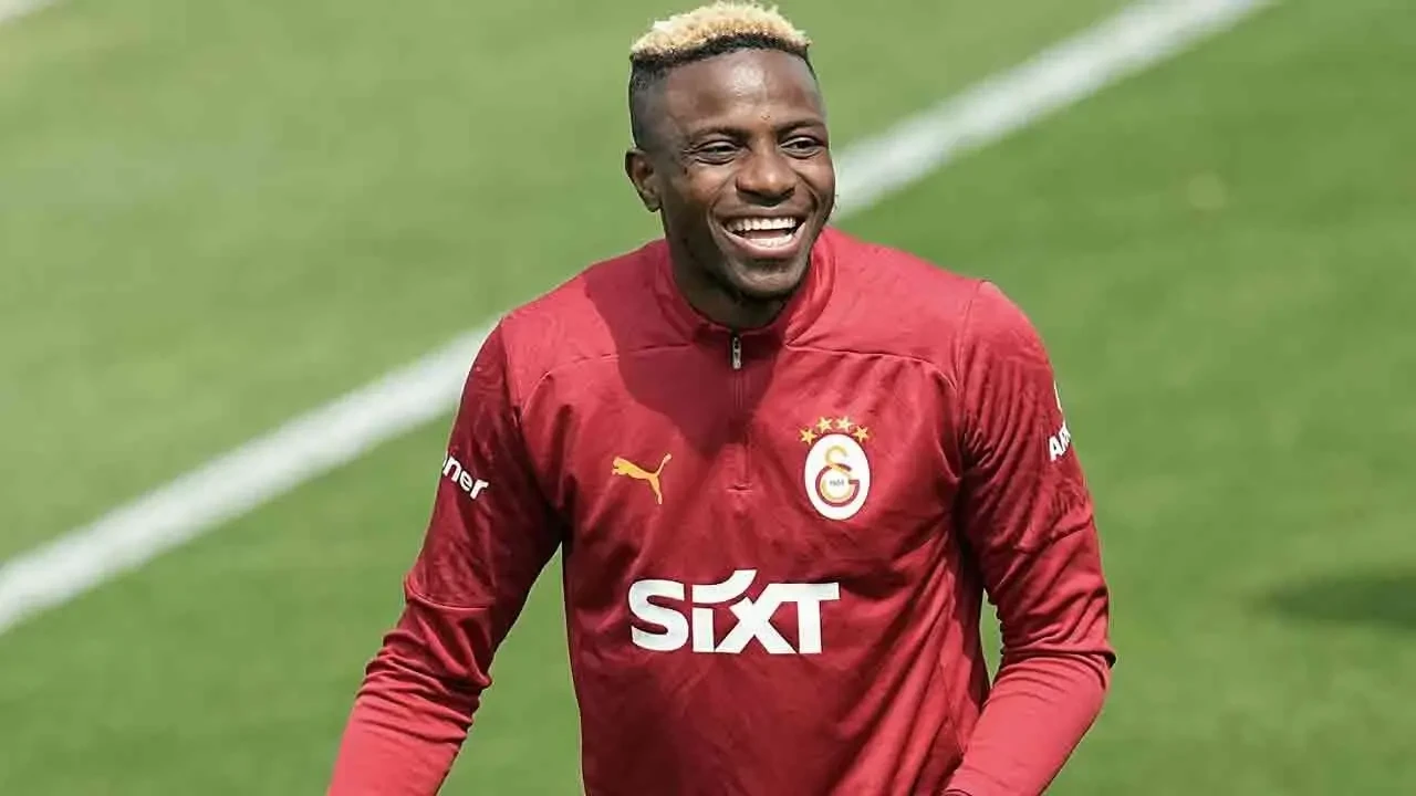 Taraftarlar heyecanla bekliyor! Osimhen'in İstanbul'a iniş tarihi belli oldu 10