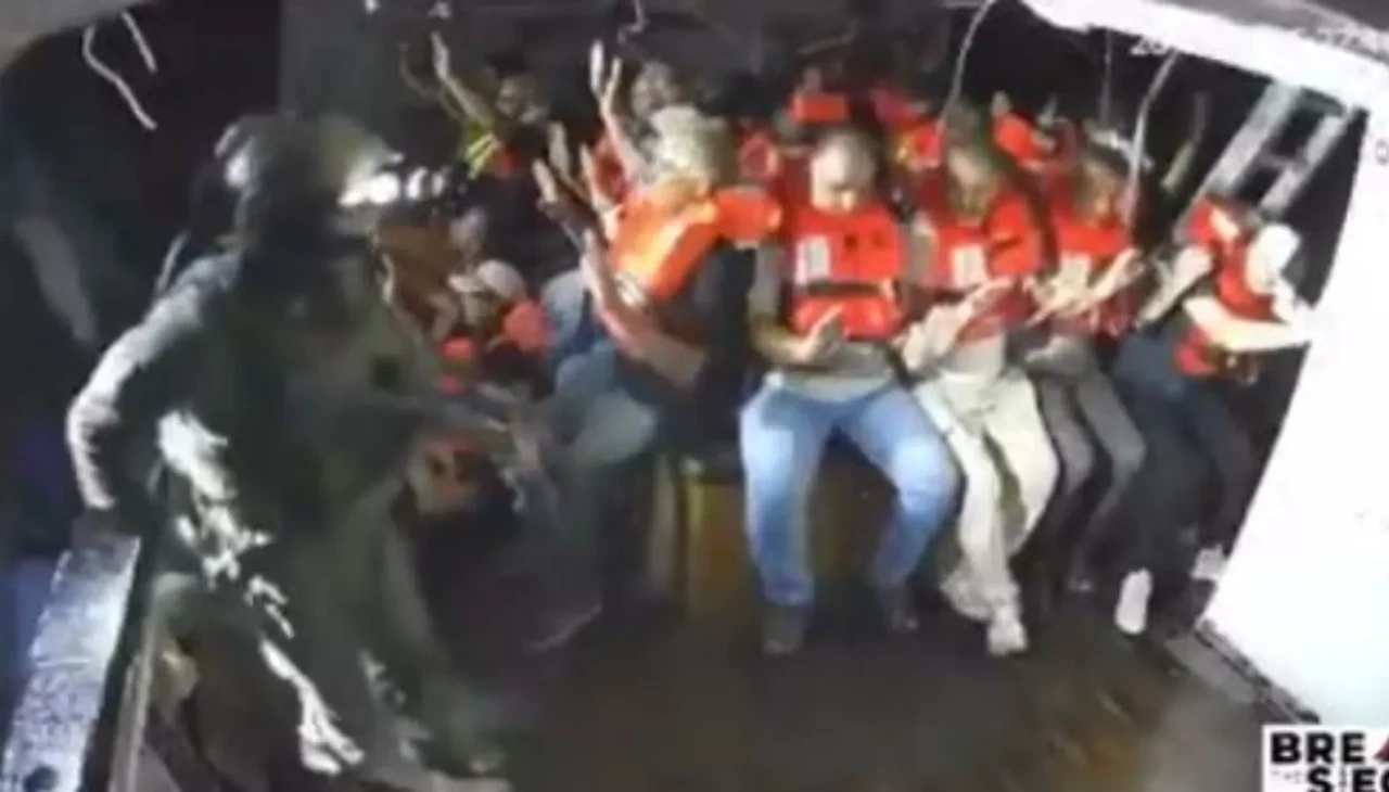 İsrail askerleri, Sumud Filosu’na baskın düzenledi! İşte o anlar