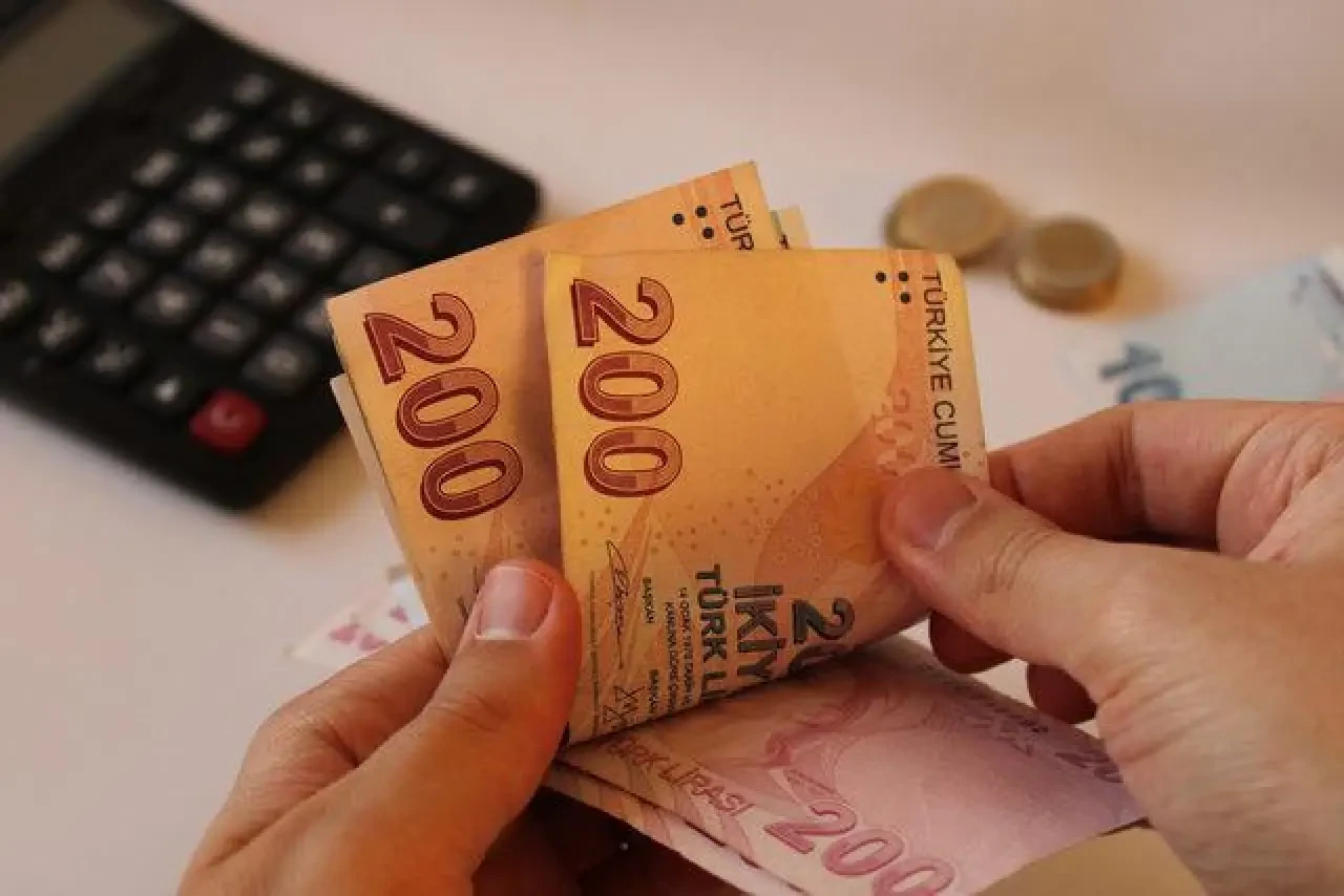 ASGARİ ÜCRETTE "ZAM MARATONU" BAŞLIYOR! Milyonlarca Çalışana Kritik Uyarı: Masada Öne Çıkan 2 Zam Oranı Belli Oldu!