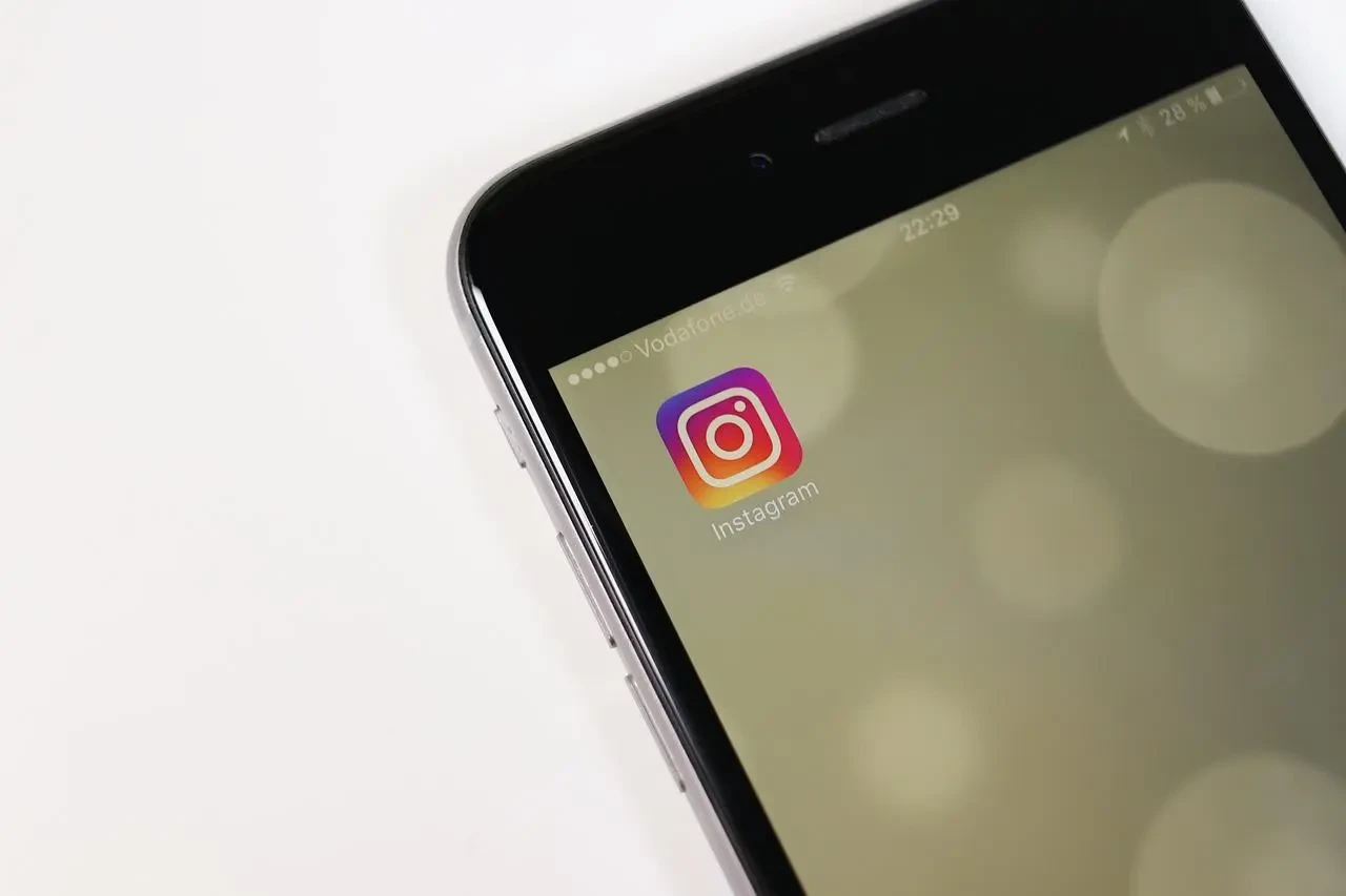 Instagram Reels'te artan rahatsız edici içerikler endişe yaratıyor: Moderasyon ve algoritma sorunları gündemde