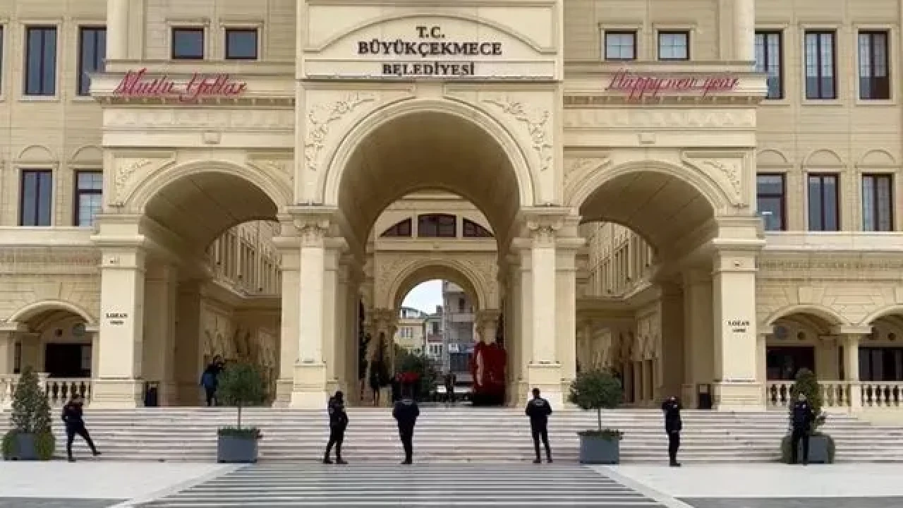 BÜYÜKÇEKMECE BELEDİYESİ'NDE DEV YOLSUZLUK İDDİASI! Başsavcılık Harekete Geçti: 10 Yıllık Tüm İnşaat Ruhsatları Mercek Altında!
