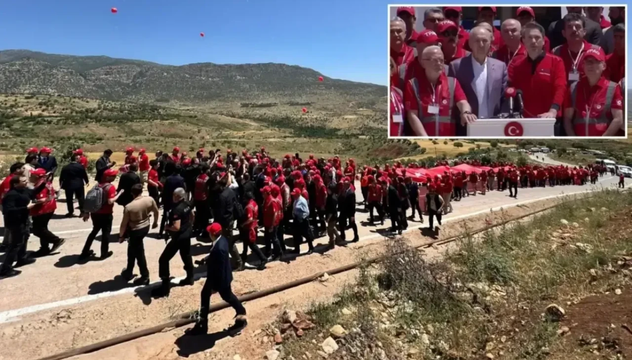 19 Mayıs'ta görkemli kutlama! Yürüyüş yapılan nokta bir hayli manidar