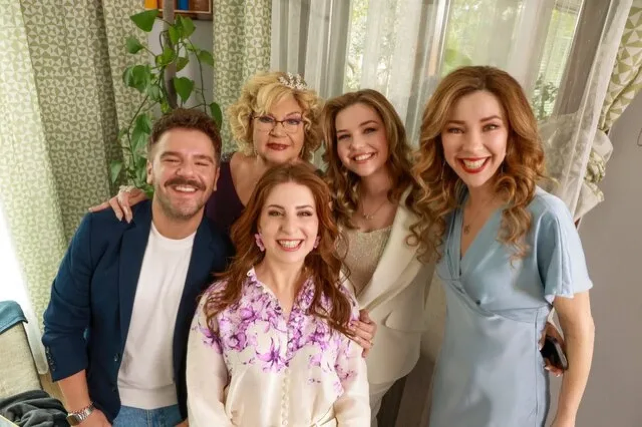 SİHİRLİ ANNEM VİZYON TARİHİ || Sihirli Annem ne zaman vizyona girecek? Sihirli Annem: Hepimiz Biriz filmi kadrosua sürpriz isimler dahil oldu!