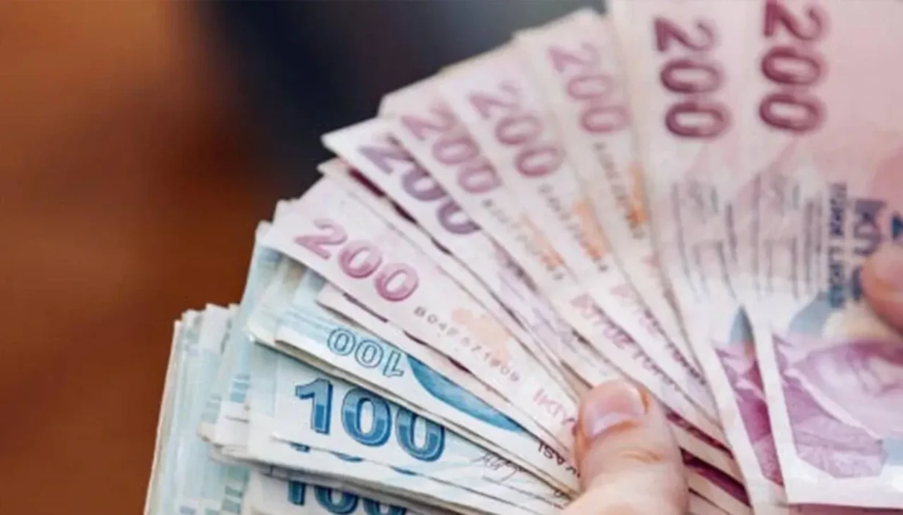 Memurlara büyük müjde! Maaşlar ve ikramiyeler artacak
