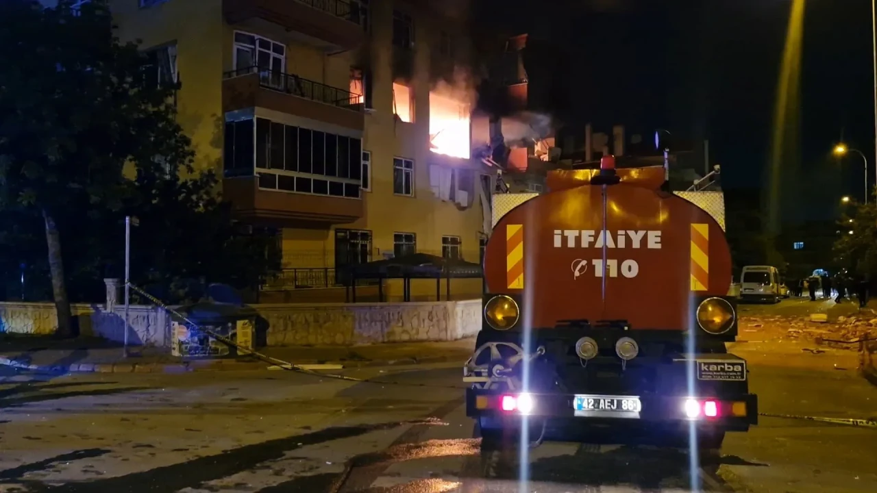 Konya Karatay'da Gece Dehşeti: Apartmandaki Doğal Gaz Patlaması 13 Kişiyi Yaraladı