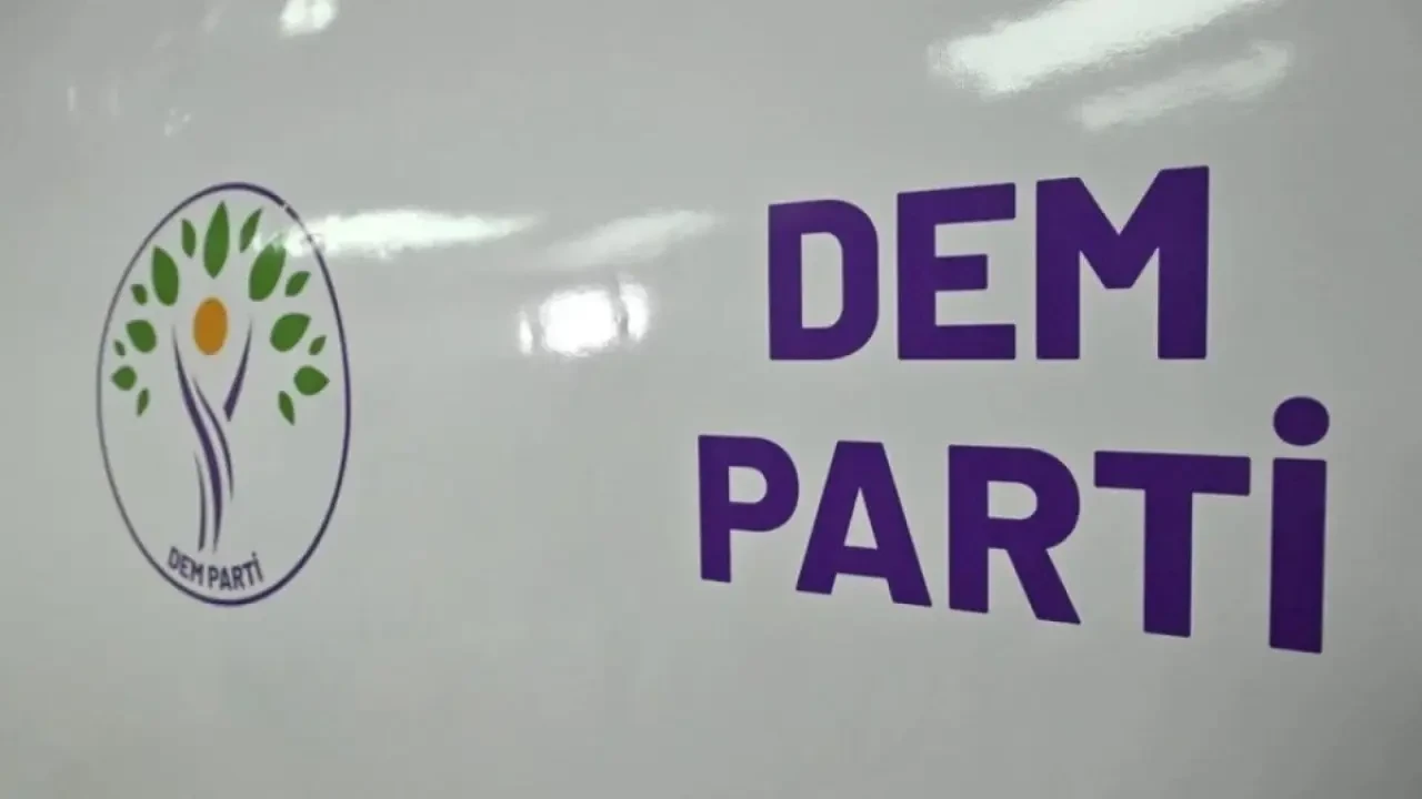 🚨 Son Dakika: PKK Feshedildi, DEM Parti Sahaya İniyor! Terörsüz Türkiye Umudu Yeşeriyor!