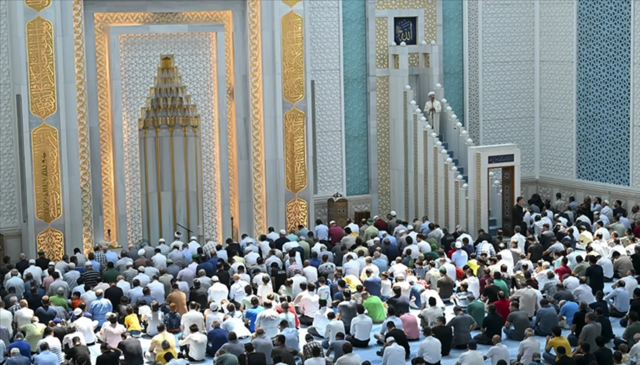 Diyanet paylaştı! Kurban Bayramı hutbesi konusu nedir?