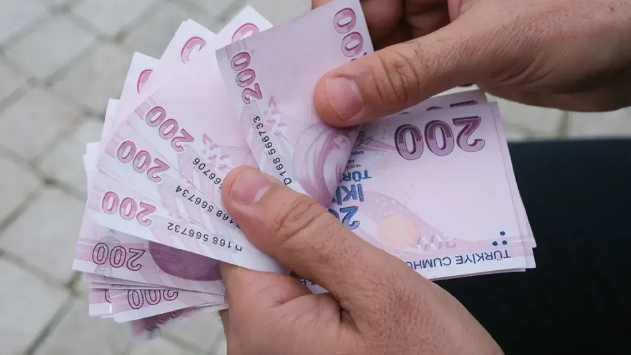 Bakan'dan asgari ücrete ara zam açıklaması: Gündeme gelebilir