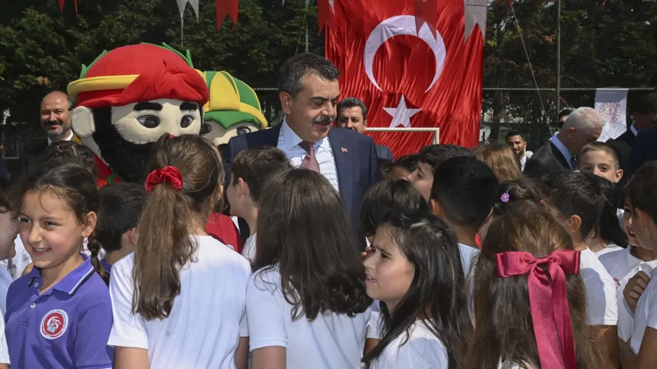 Okullarda serbest kıyafet bitti mi? Serbest kıyafet giymek yasak mı?