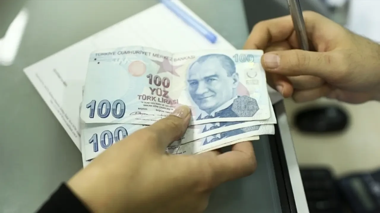 Kamu işçileri için ikinci zam teklifi verildi