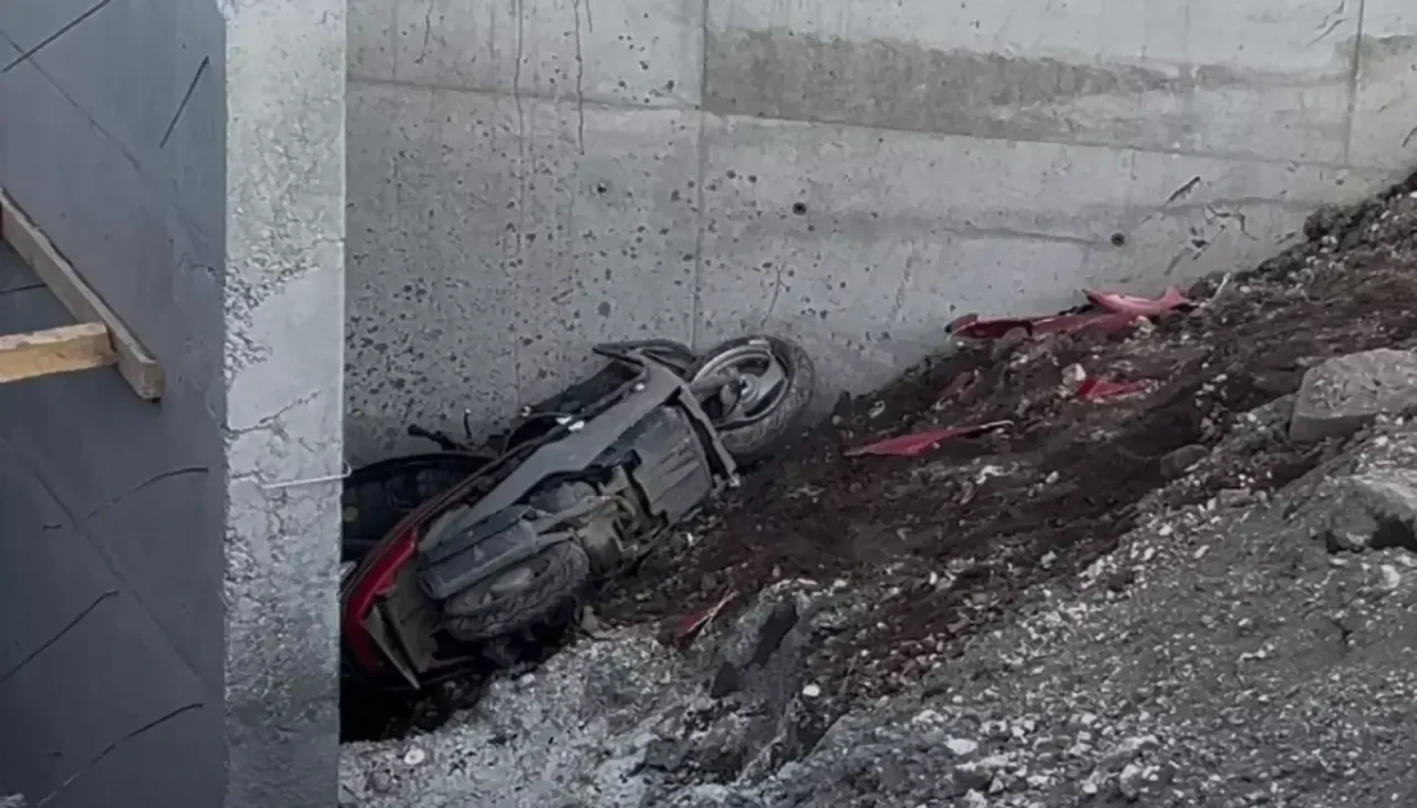 Ardahan'da duvara çarpan 22 yaşındaki motosiklet sürücüsü hayatını kaybetti