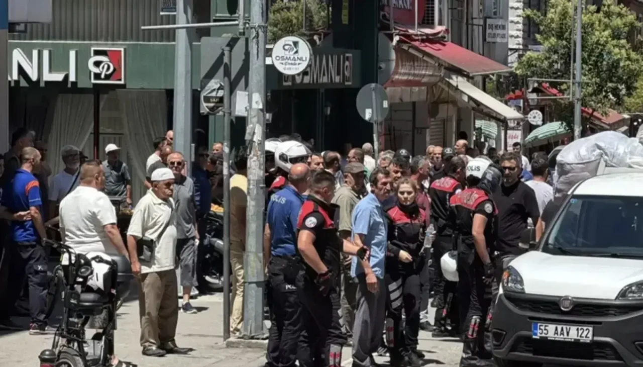 Yer Samsun! Kadın polise tekme attı, ortalık karıştı: Çok sayıda gözaltı var