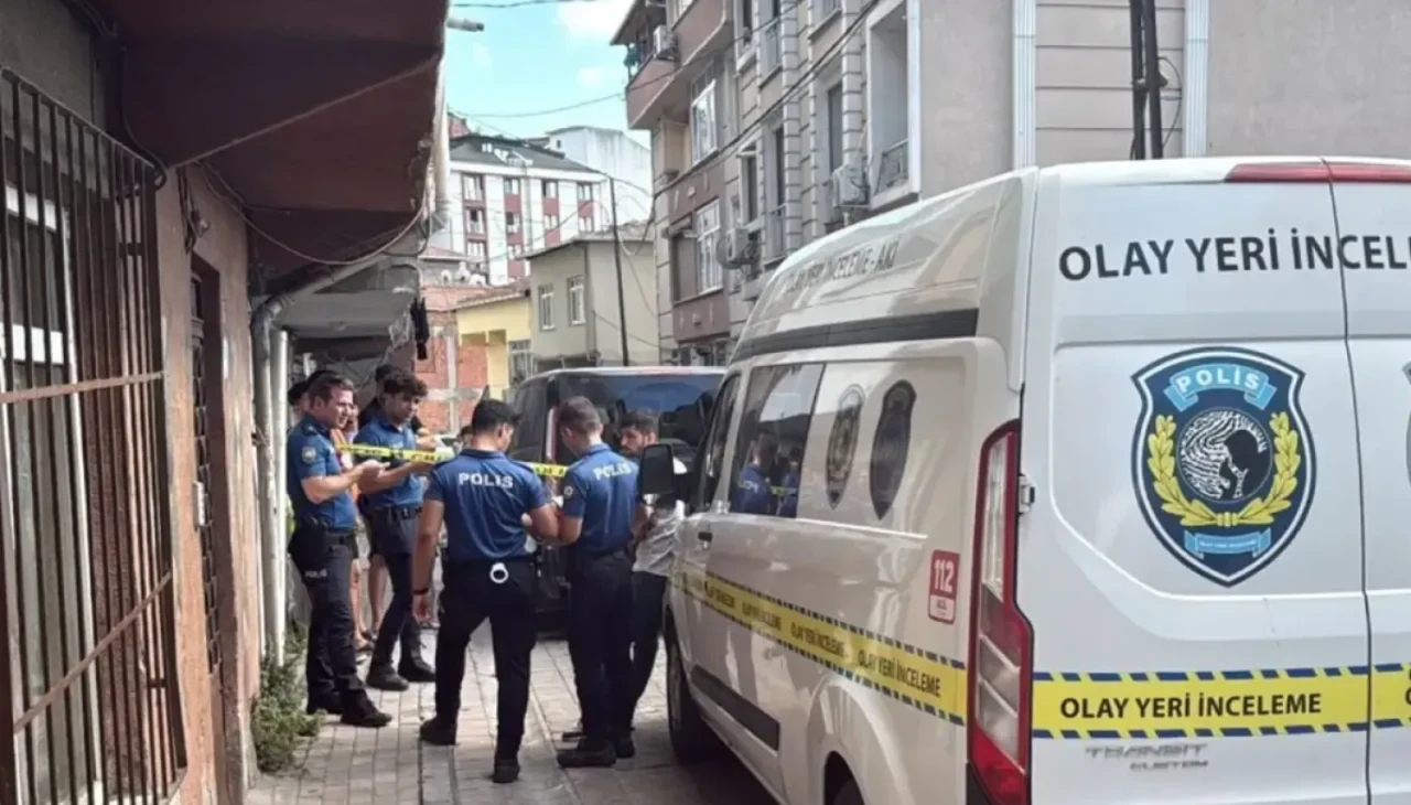 İstanbul'da korkunç cinayet! Ev arkadaşını boğazını keserek öldürdü