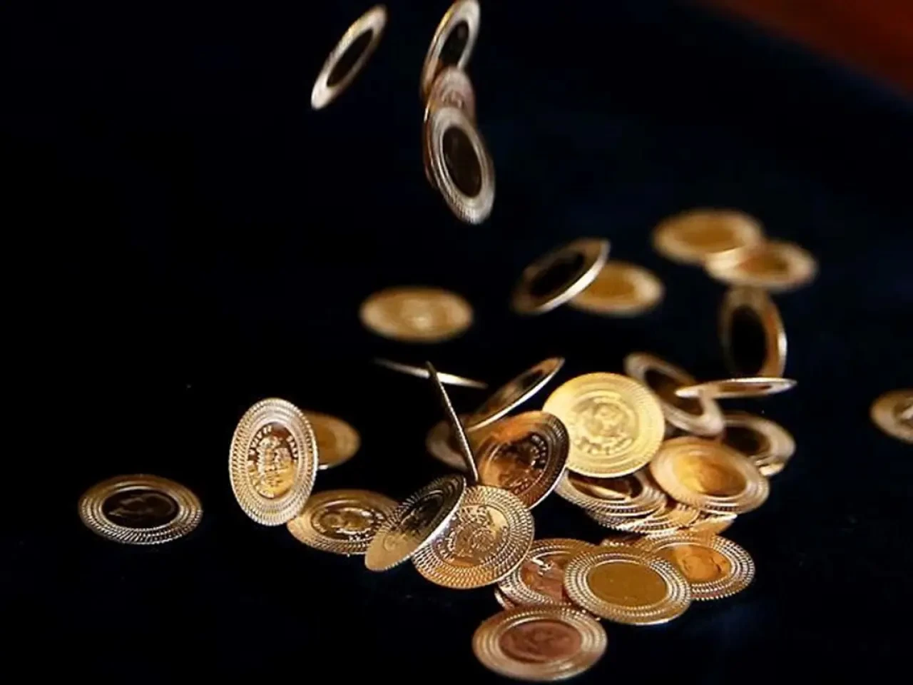Altın fiyatları dolar etkisinde
