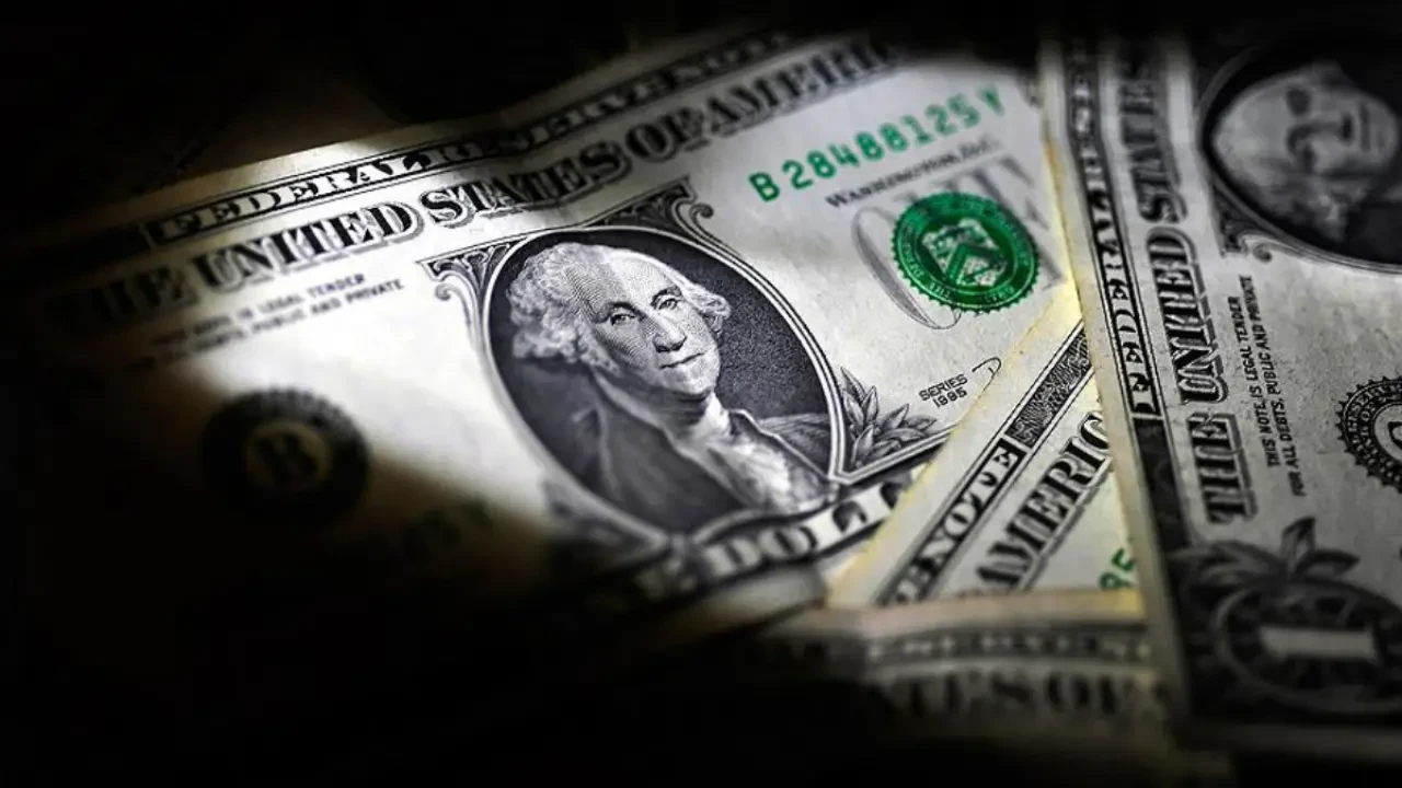 Dolarda son 50 yılın en büyük değer kaybı yaşandı