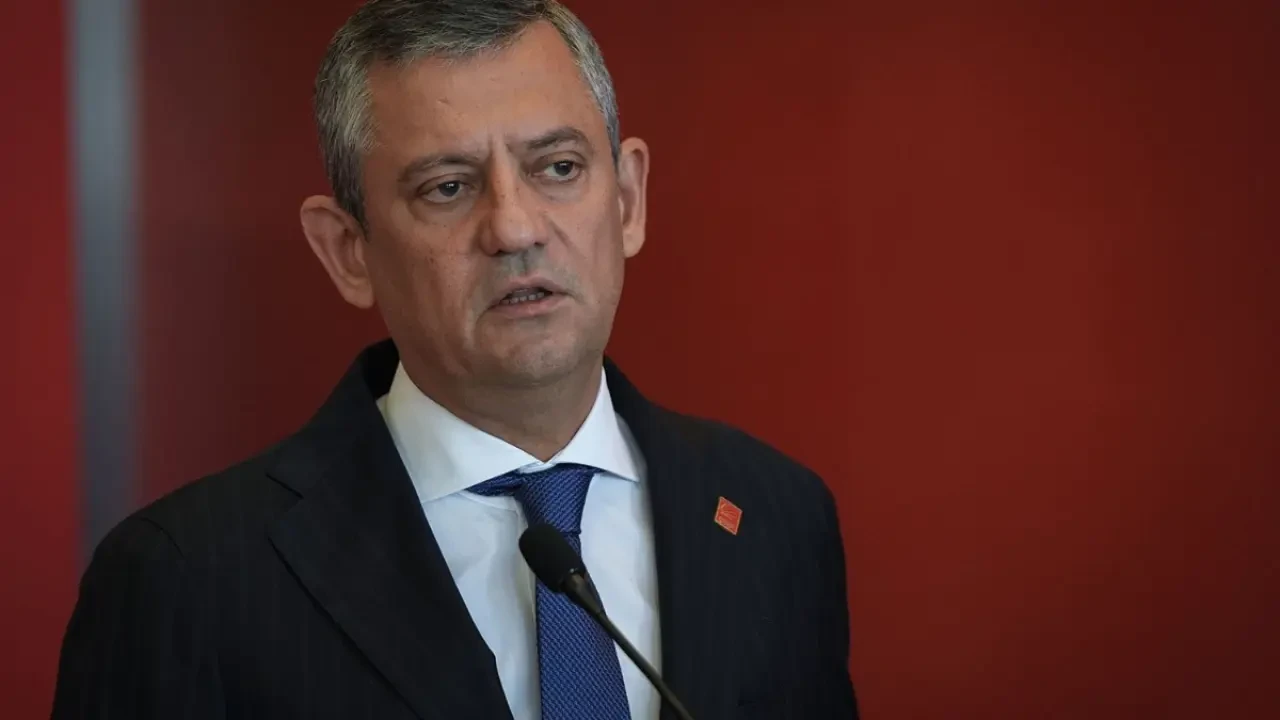 Özgür Özel, PKK'nın silah bırakmasına sessiz kaldı