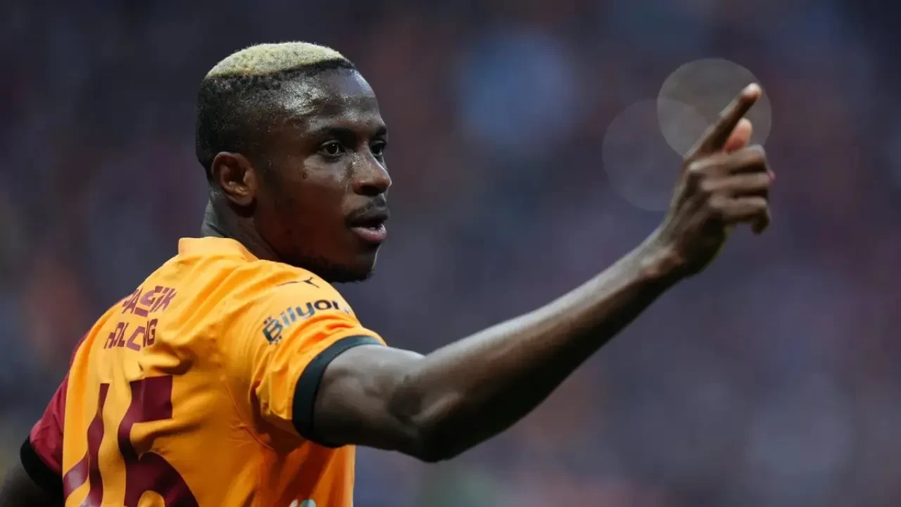 Victor Osimhen transferinde beklenen haber: Napoli teklifi kabul etti