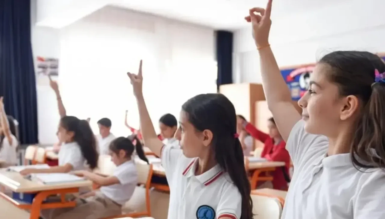 Milyonlarca öğrenci için okullarda yeni dönem! Bakan Tekin detayları açıkladı, bazı yasaklar var