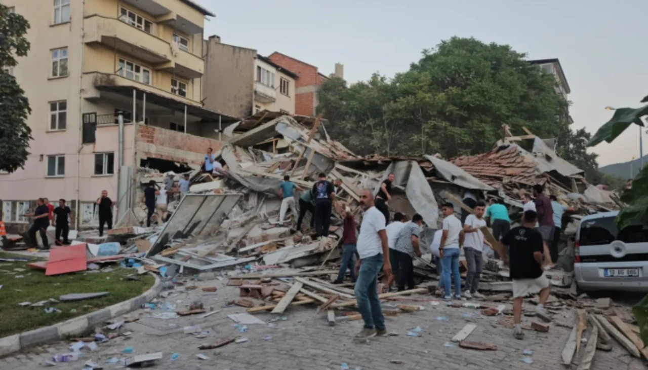 AFAD açıkladı! Balıkesir Sındırgı'da 20 artçı sarsıntı meydana geldi