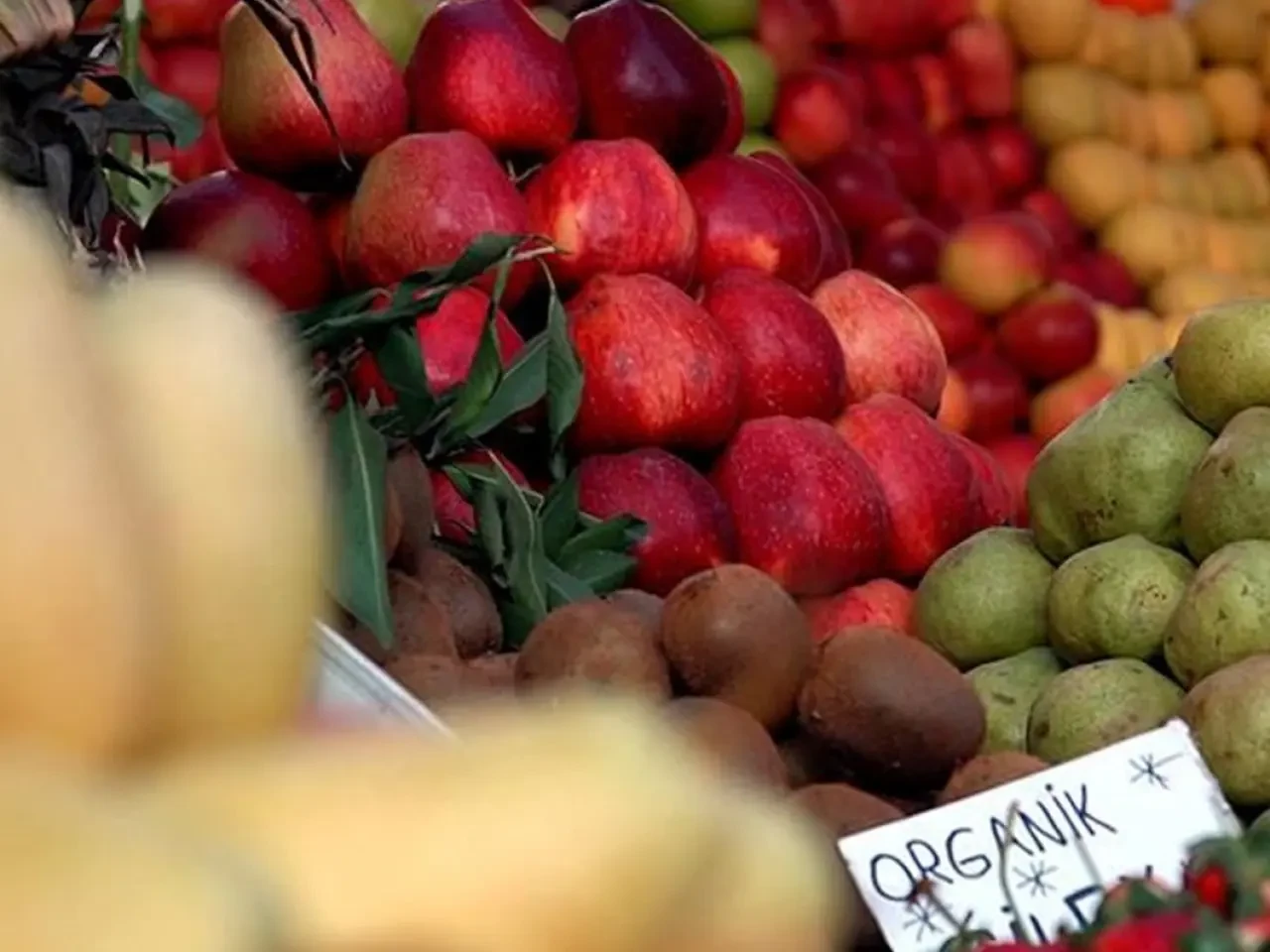 Elmanın kilogram fiyatı üç haneyi buldu!