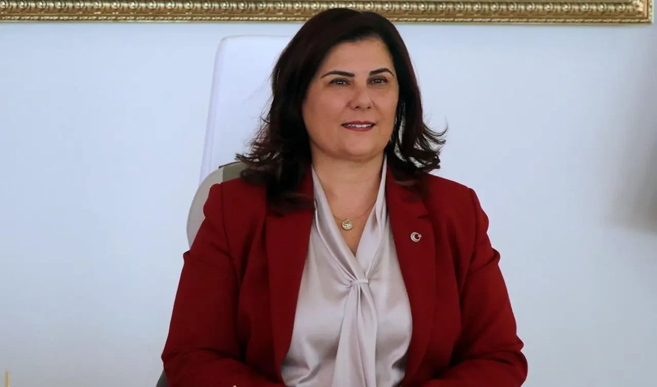 Özlem Çerçioğlu kimdir? Özlem Çerçioğlu kaç yaşında, aslen nereli? CHP’den istifa mı etti? Özlem Çerçioğlu AK Parti’ye mi geçti?