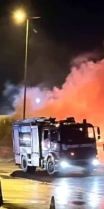 İstanbul'da balıkçı barınağında yangın: 5 dükkan kül oldu