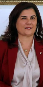 Özlem Çerçioğlu kimdir? Özlem Çerçioğlu kaç yaşında, aslen nereli? CHP’den istifa mı etti? Özlem Çerçioğlu AK Parti’ye mi geçti?
