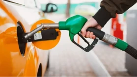 Benzine zam geldi! Akaryakıtta tabela değişti: İşte güncel fiyatlar