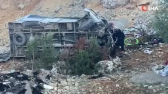 Mersin'de işçileri taşıyan servis kaza yaptı: Beş ölü, 14 yaralı