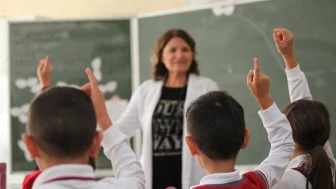 2025 Nisan Ara Tatili Ne Kadar Sürecek? Bayram Tatiliyle Birleşecek Mi?