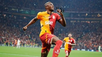 Lider Galatasaray, Antalyaspor'u 4-0 ile rahat geçti
