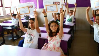 2025 Yaz Tatili Takvimi Kesinleşti: Okullar Ne Zaman Kapanıyor?