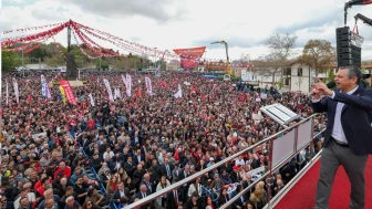 CHP lideri Özgür Özel, Konya'da partililerini azarladı!