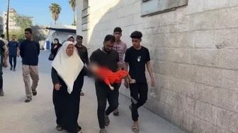 İsrail'in ablukası sonucu Gazze'de 4 yaşındaki bir çocuk açlıktan öldü