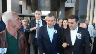 Özel, yumruklu saldırıyla ilgili bir ismi işaret etti: Organizasyonun içinde değilse de sorumlu