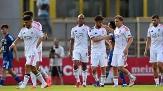 5 gollü hazırlık maçında Beşiktaş ilk yenilgisini yaşadı