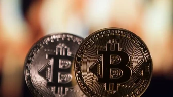 Bitcoin'e para akıyor