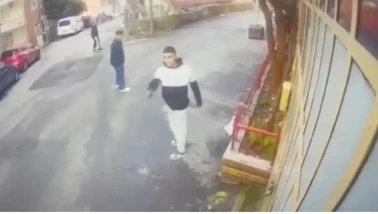 Berberde dehşet saçtı! Makine ile saçına çizik atan arkadaşına kurşun yağdırdı
