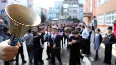 2025 Okullar ne zaman açılacak? Okulların açılmasına kaç gün kaldı, ara tatil ne zaman başlıyor ve bitiyor?