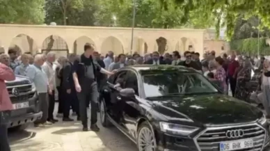İYİ Parti liderinden kutsal mekanda tepki çeken hareket!