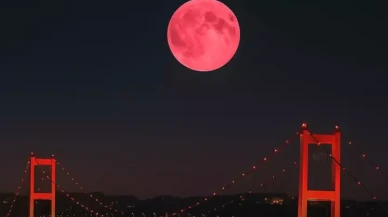 18 yıl sonra bir ilk! Gökyüzü pembeye bürünüyor! Çilek Dolunayı ne zaman, saat kaçta?