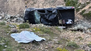 Otomobil şarampole yuvarlandı: Karı-koca öldü, 4 kişi de yaralandı