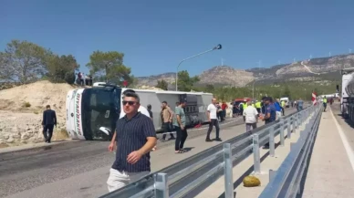 Son Dakika! Yolcu otobüsü ile kamyon çarpıştı: Ölü ve yaralılar var