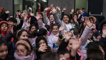 Okullarda Eğitim Dönemi Başlıyor: Ders Zilleri Yeniden Çalacak!